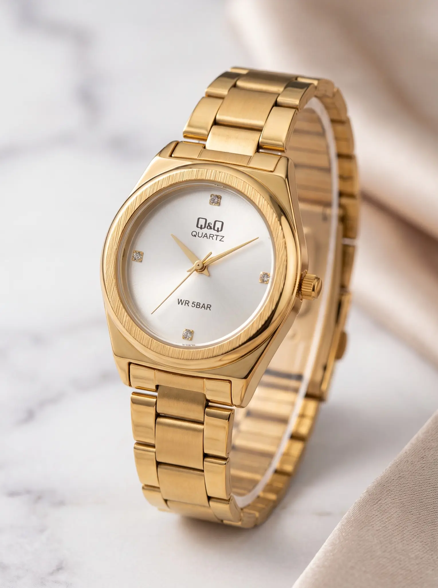 Q&Q Crystal Golden Pearl · Ref. DM-87 · vista 1