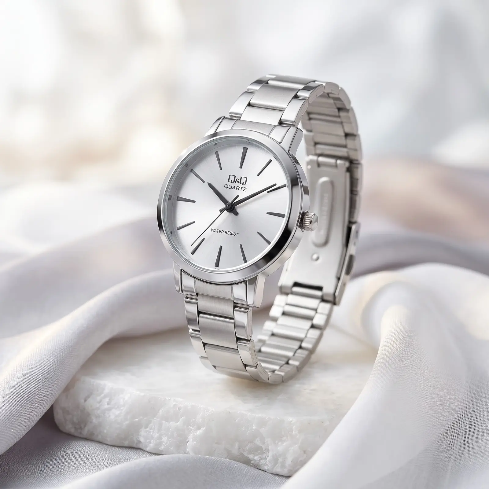 Q&Q Classic Silver Pearl · Ref. DM-127 · vista 1