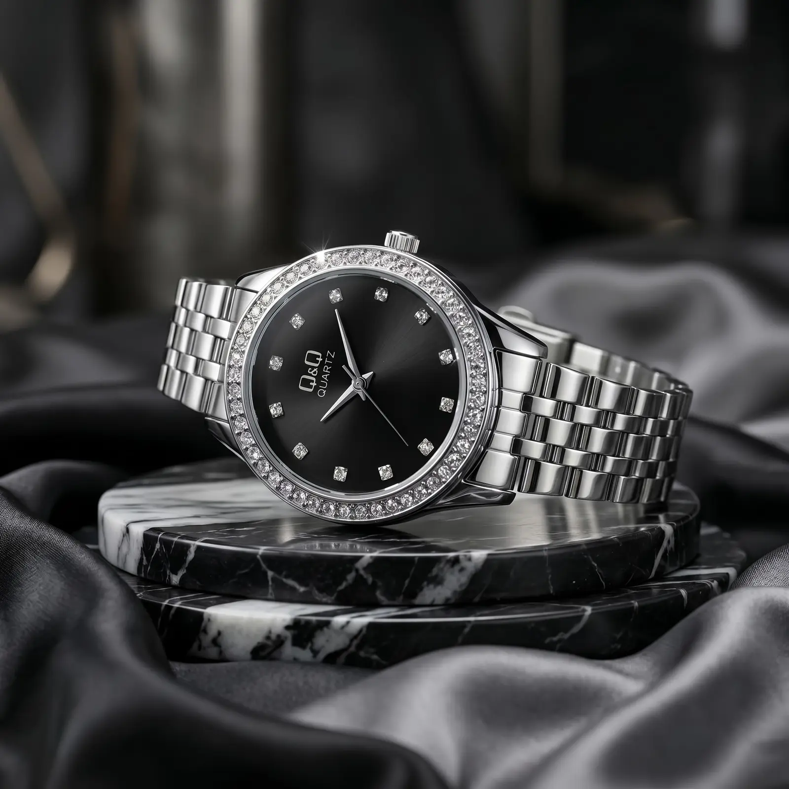 Q&Q Crystal Halo Silver Onyx · Ref. DM-130 · vista 1